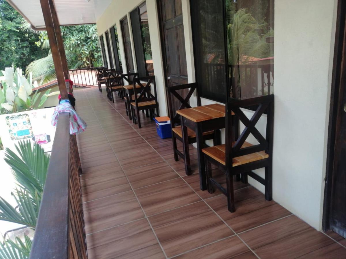 Tropical Beach อูวีตา ภายนอก รูปภาพ